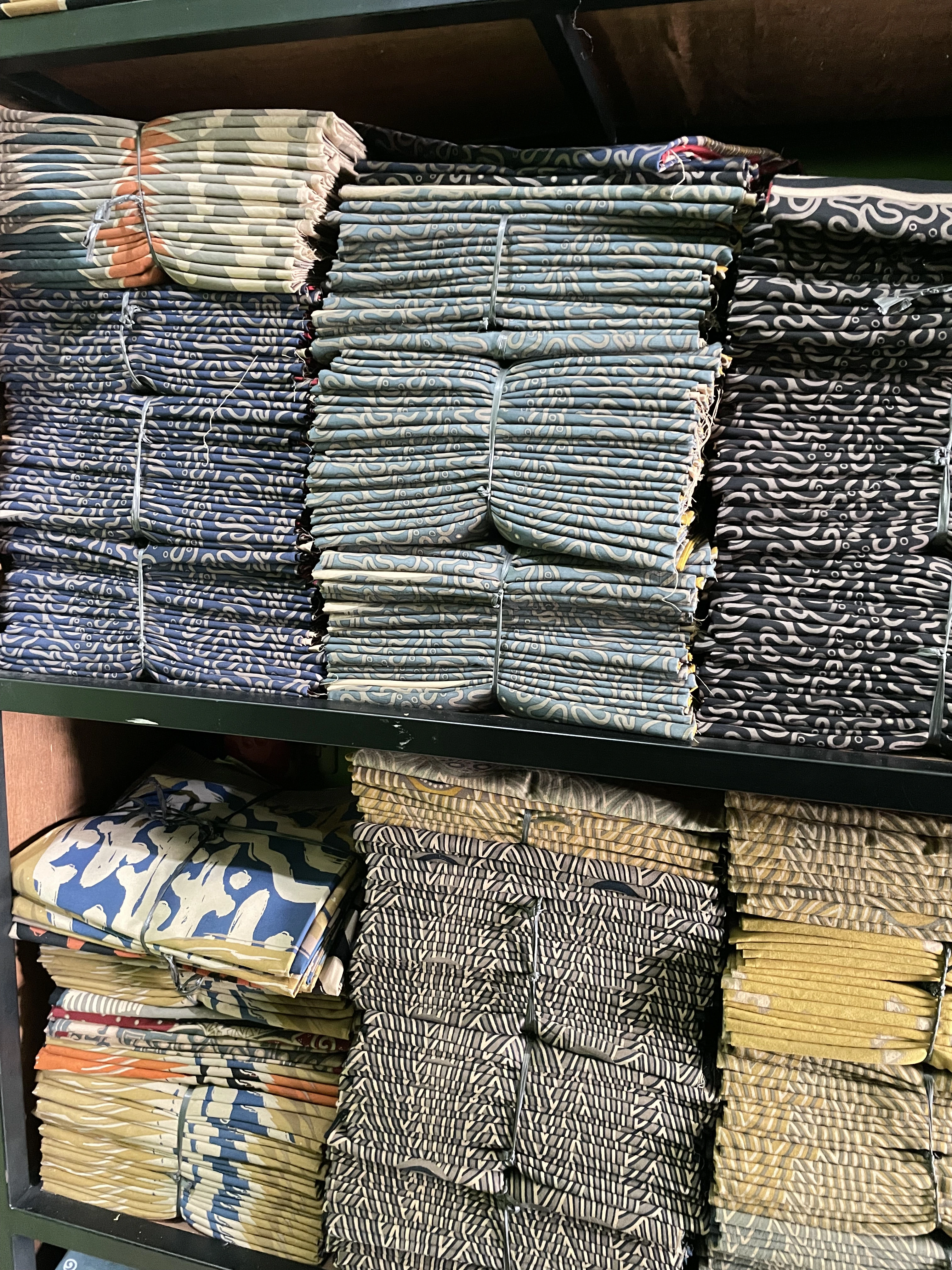Seragam batik retail custom Batik Aji Kusuma